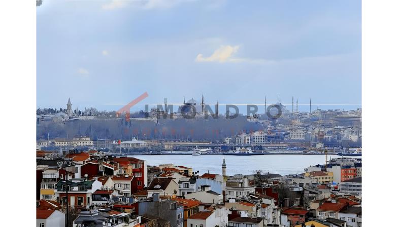 Moderne Meerblick-Gewerbeimmobilie in Beyoğlu