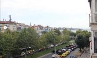 IS-2175, Strandnahe Meerblick-Eigentumswohnung mit Balkon in Istanbul-Besiktas