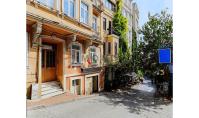 IS-4110, Klimatisierte Fernblick-Eigentumswohnung mit Balkon in Istanbul-Beyoglu