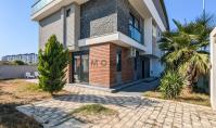 AN-2103, Klimatisierte Villa mit Pool und Balkon in Antalya-Aksu