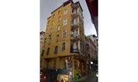 IS-5239, Zentral gelegene Immobilie mit guter Anbindung an die Infrastruktur, Fernblick, Balkon und separater Küche in Istanbul-Beyoğlu
