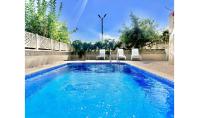 AL-1762, Komplett renovierte, möblierte 75 m² große 1+1-Wohnung in Kale, Alanya – 500 m vom Strand entfernt, mit Pool und Garten