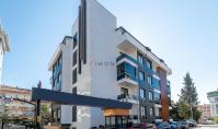 AL-1765, Möblierte 45 m² große 1+1-Wohnung im 1. Stock, im Zentrum von Alanya – 300 m vom Meer entfernt, mit Innen- und Außenpools (2019)