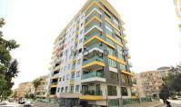 AL-1808, Möblierte 2+1-Wohnung (120 m²) aus dem Jahr 2019 mit Innen- und Außenpools, Sauna und Hamam, 500 m vom Meer entfernt im Zentrum von Alanya