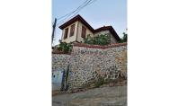 AL-1826, Historisches zweistöckiges Steinhaus (2+1, 140 m²) auf einem 180 m² großen Grundstück mit Nutzungsgenehmigung – Stadtteil Alanya-Burg, 500 m vom Meer entfernt