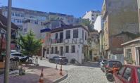 IS-5525, Villa mit Balkon und separater Küche in Istanbul-Fatih