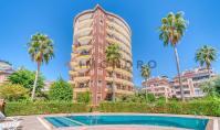 AL-1867, Möblierte 4+1-Wohnung (200 m²) im 4. Stock, Wohnanlage mit Pool und Garten, 750 m vom Meer entfernt, berechtigt zum Erwerb der türkischen Staatsbürgerschaft – Alanya-Zentrum