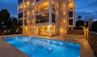 AL-1957, Blick auf das Meer und die Berge von einer möblierten 75 m² großen 1+1-Wohnung im 3. Stock – Pool- und Fitnessbereich, Oba