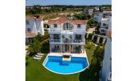 AN-2421, Moderne Immobilie mit Balkon und Swimmingpool in Antalya Belek