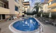 AL-2002, Garten mit Pool und Pavillon, 300 m vom Meer entfernt – Möblierte 100 m² große 2+1-Wohnung mit zwei Balkonen, 1. Etage, Zentrum von Alanya