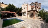 AN-2425, Luxuriöse Triplex-Villa mit Klimaanlage, eigenem Pool und Terrasse in Antalya Belek