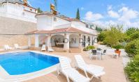 AL-2352, Villa mit Meerblick und eigenem Pool auf einem 500 m² großen Grundstück: Möblierte 220 m² große 4+1-Villa mit großer Terrasse, Mahmutlar